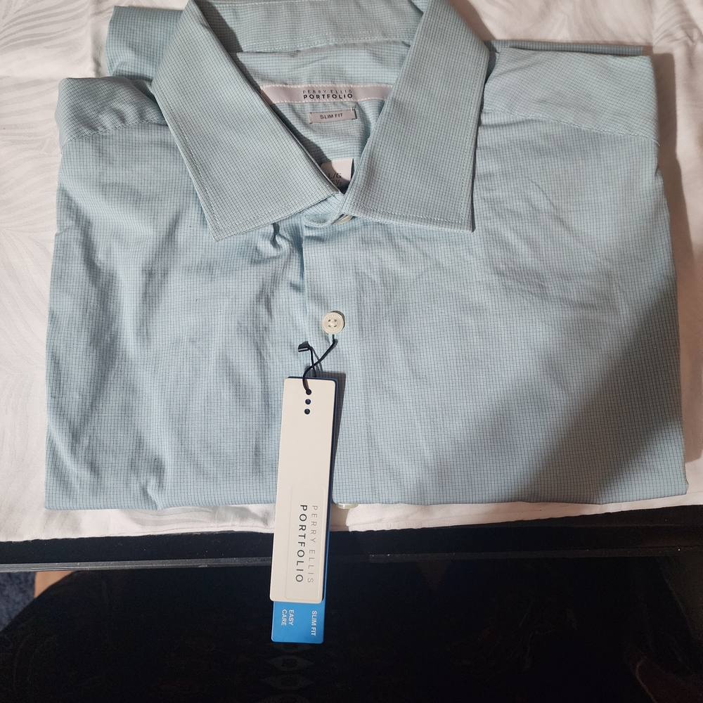 Perry Ellis Men's Light Blue Dress Shirt